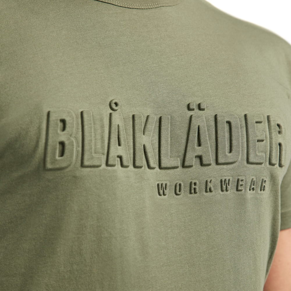 detail BLAKLADER Sweden 3D Logo zelené pánské profi triko 100% Ba