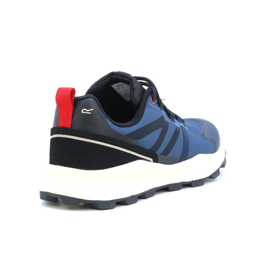 detail REGATTA Leighton modrá pánska outdoorová obuv s medzipodrážkou pre pohodlnú chôd