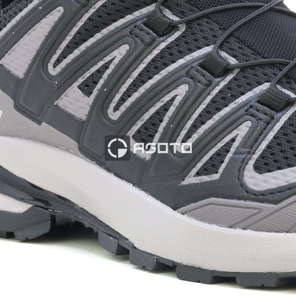 detail SALOMON XA PRO 3D V9 W čierna dámska ľahká outdoorová obuv, ktorá dýcha