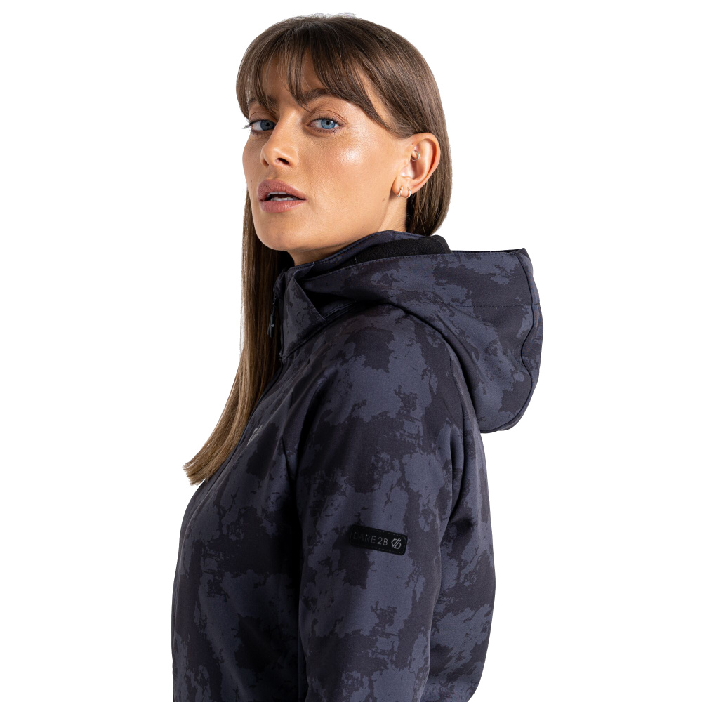 detail DARE2B Far Out šedá dámská softshell bunda