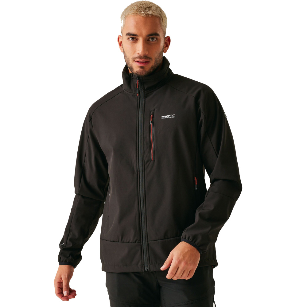detail REGATTA Moutdale čierna pánska softshell outdoor bunda, vodný stĺpec 15 000 mm