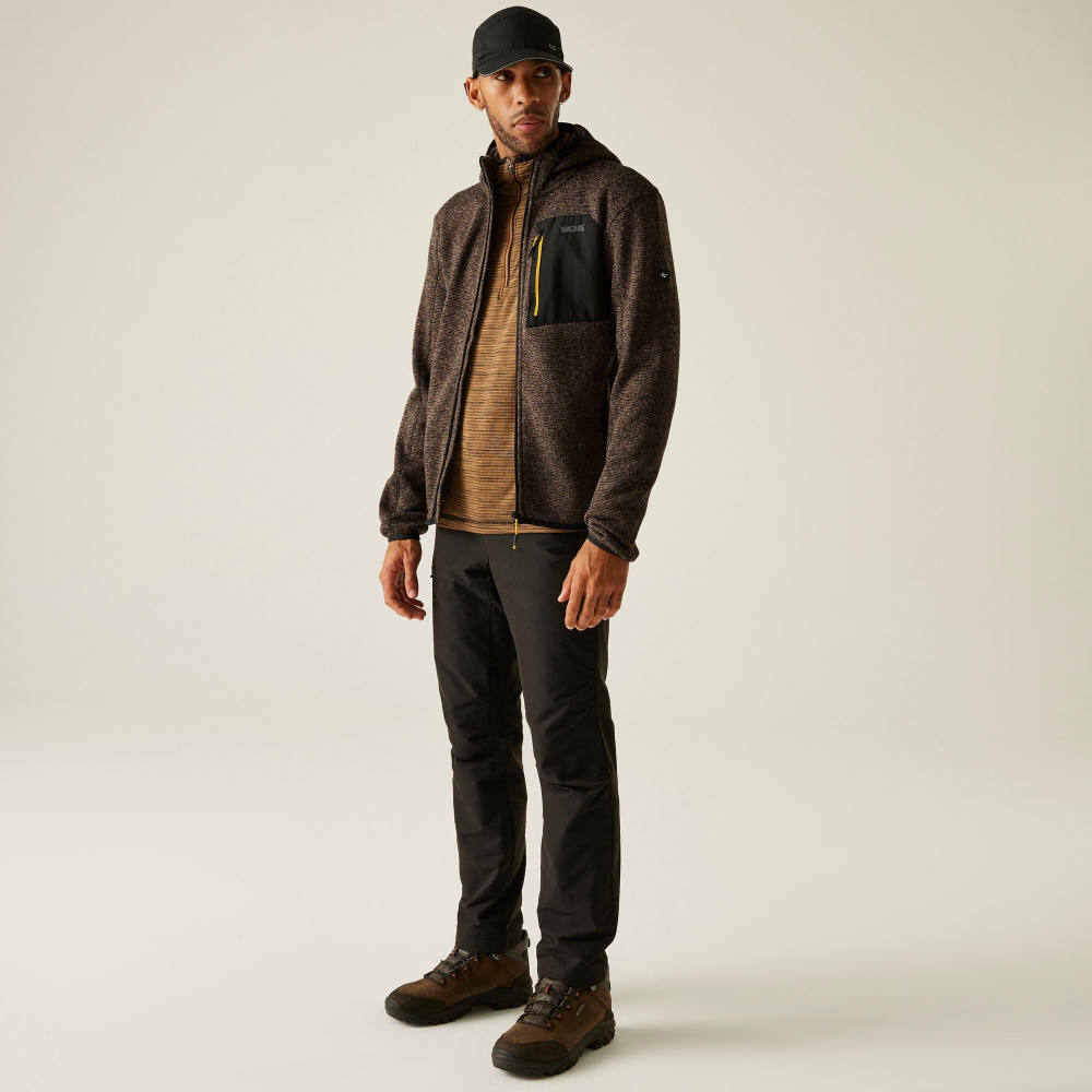 detail REGATTA Newhill hnedá pánska outdoorová mikina s kapucňou, funkčná a pohodlná