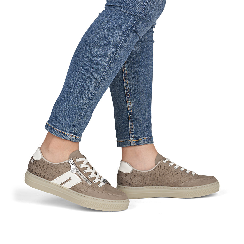 detail RIEKER L5903-20 béžové dámske tenisky z prírodnej kože s podrážkou Antistress