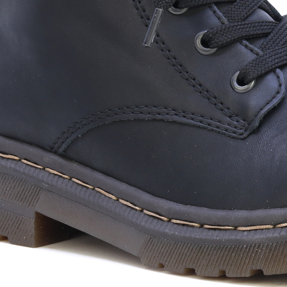 detail RIEKER 78240-00 černá dámská zimní kotníková obuv