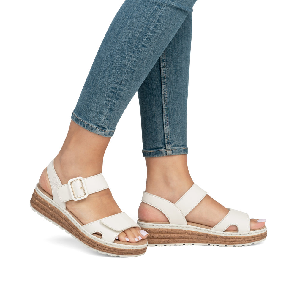 detail RIEKER 62760-60 béžové dámské sandály