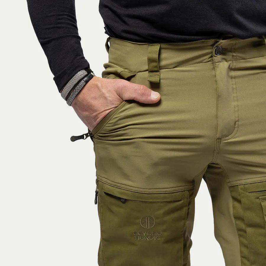 detail Beyond Nordic zelené pánské outdoor kalhoty
