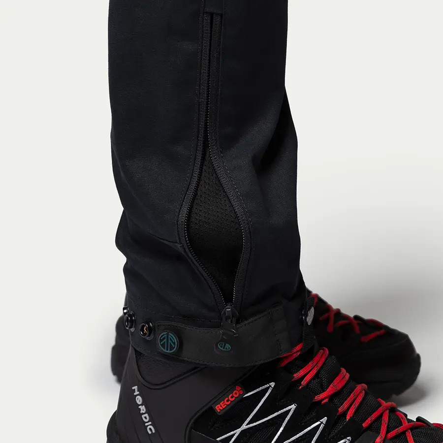 detail Beyond Nordic černé dámské outdoor kalhoty Teflon EcoElite®