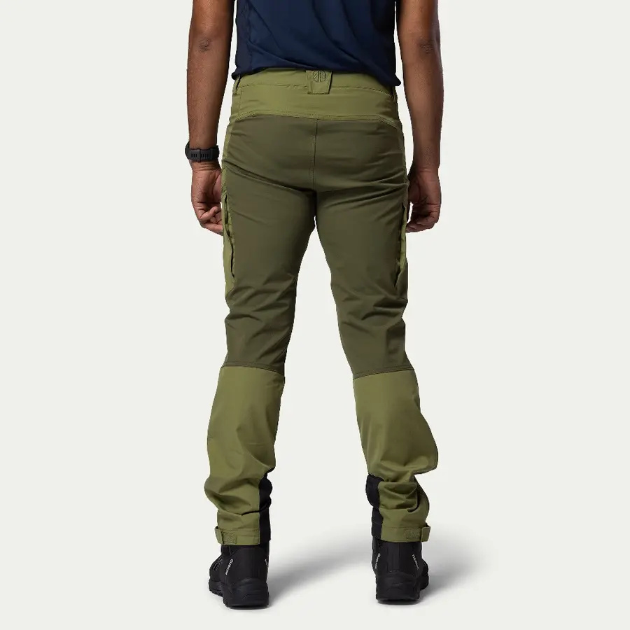 detail Beyond Nordic Sweden pánske zelené outdoorové nohavice stretch pohodlné vodoodpu