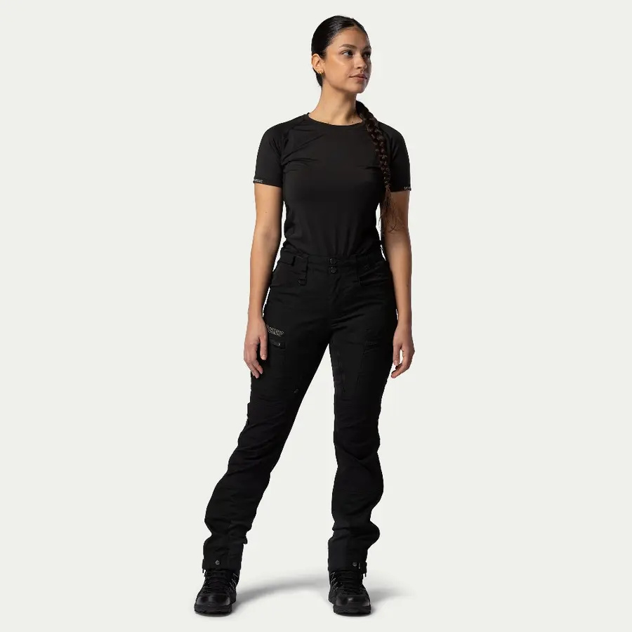 detail Beyond Nordic Sweden dámske čierne outdoorové nohavice stretch pohodlné vodoodpu