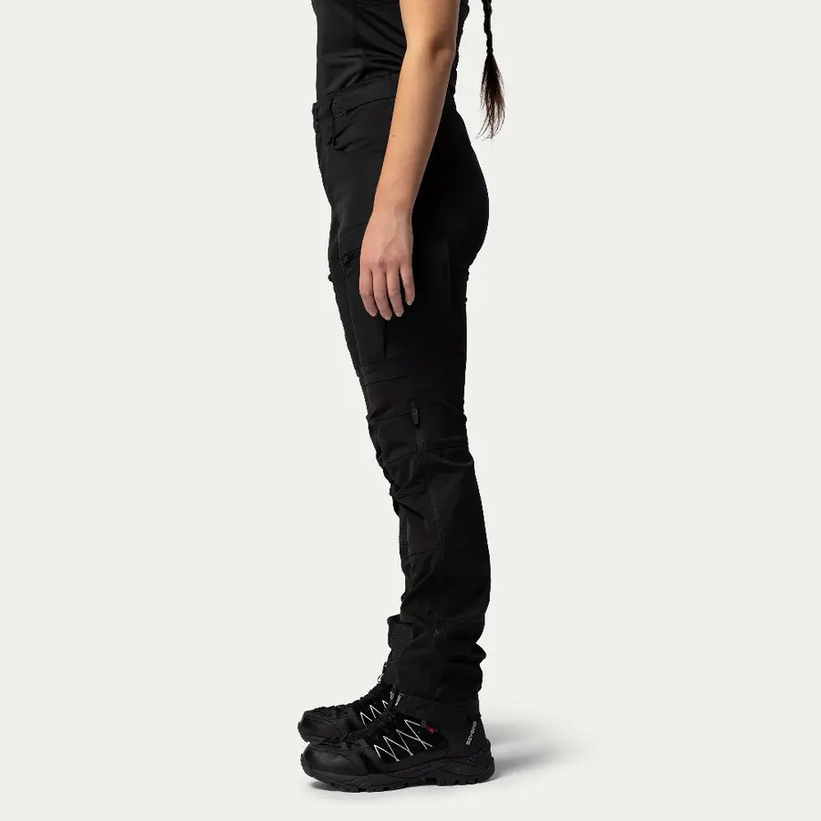 detail Beyond Nordic Sweden dámske čierne outdoorové nohavice stretch pohodlné vodoodpu