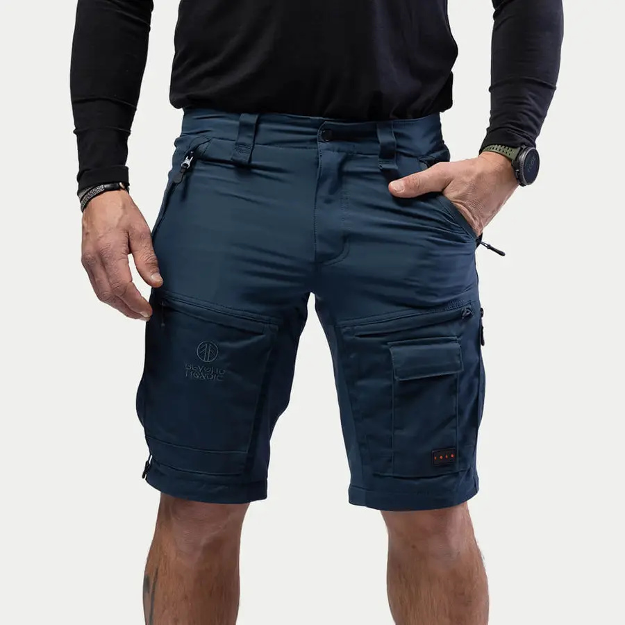 detail Beyond Nordic Sweden modré pánske outdoorové nohavice 2v1 so zipsovacím odopínan