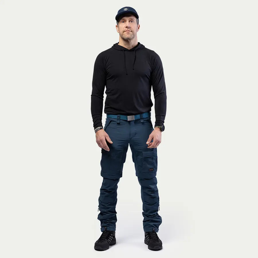 detail Beyond Nordic Sweden modré pánske outdoorové nohavice 2v1 so zipsovacím odopínan