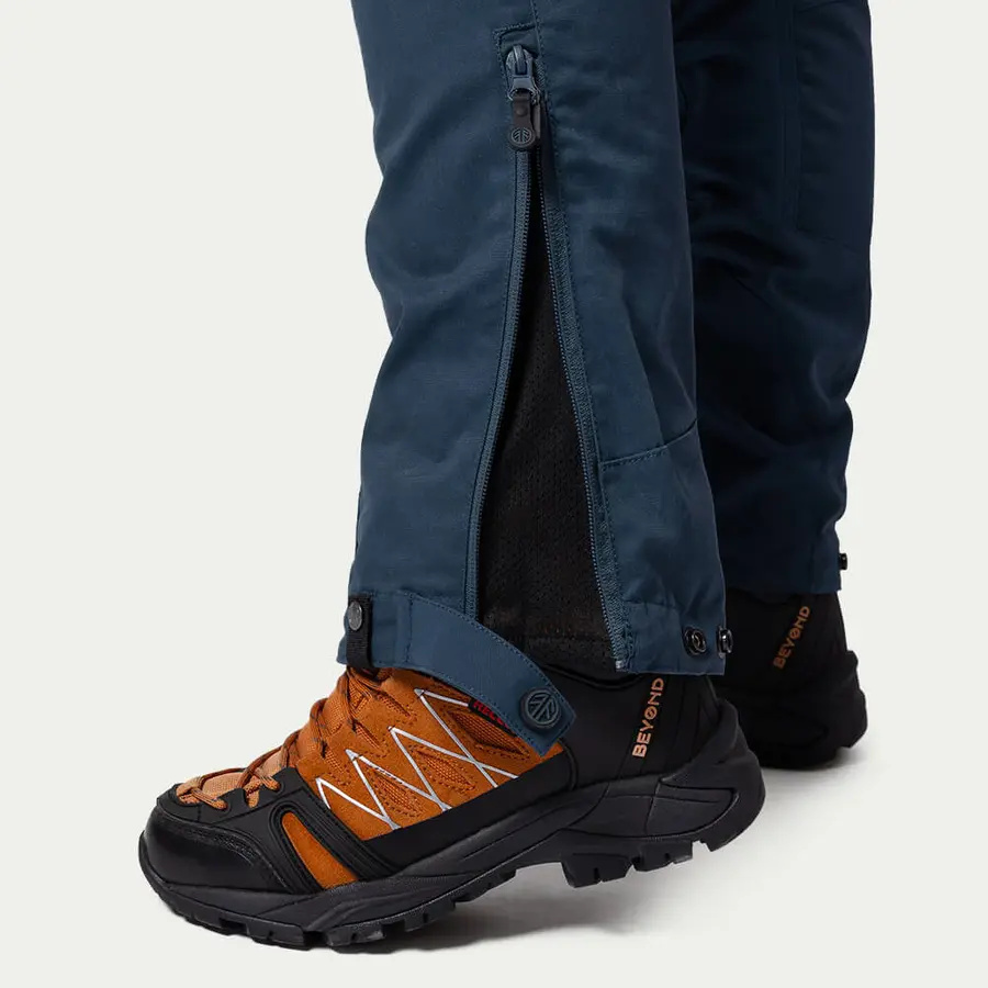 detail Beyond Nordic Sweden Zip-Off modré dámske outdoorové nohavice 2v1 Teflon EcoElit