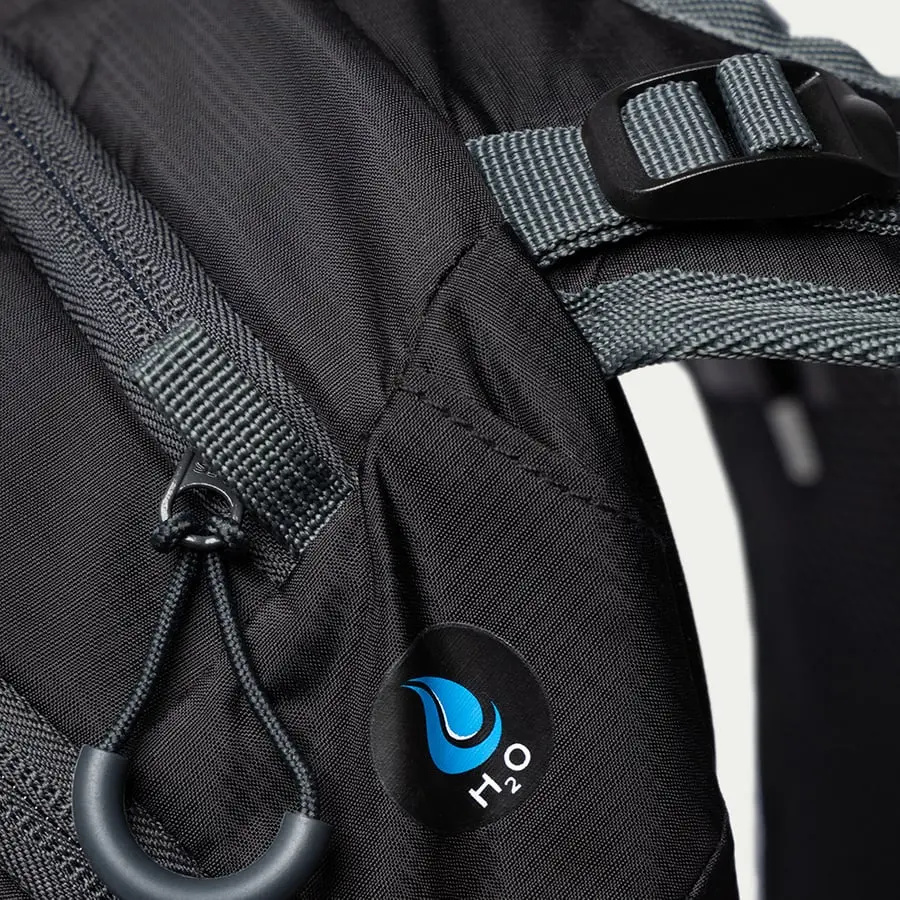 detail Beyond Nordic Sweden BN503 čierny pánsky outdoor batoh 20L