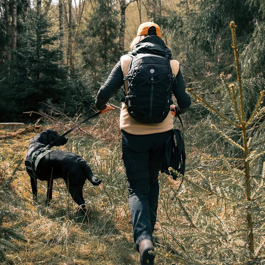 detail Beyond Nordic Sweden BN503 čierny pánsky outdoor batoh 20L