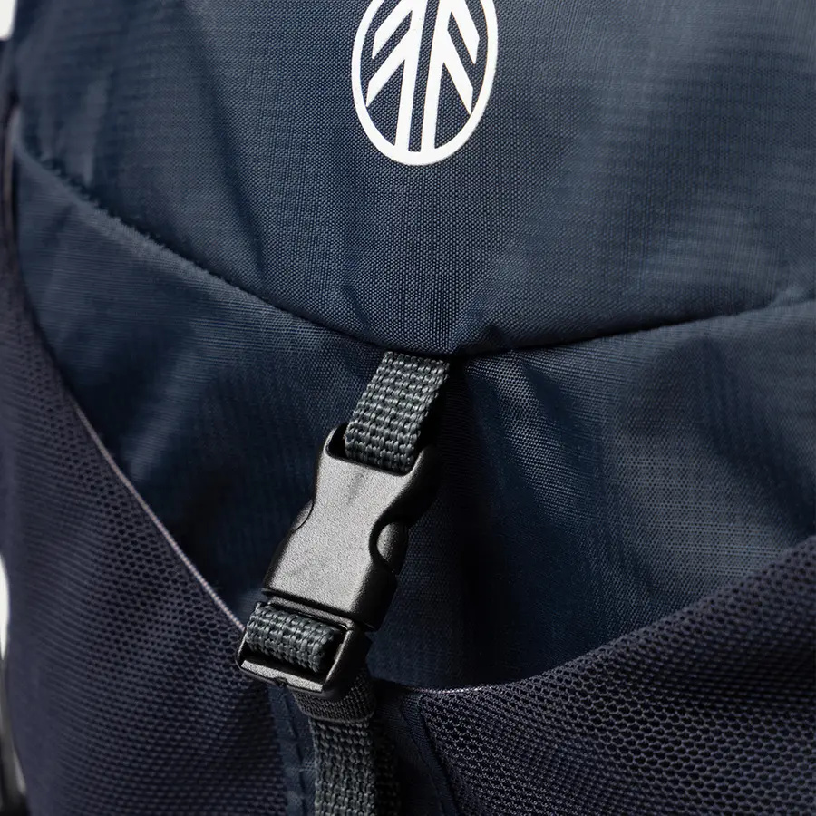 detail Beyond Nordic Sweden BN503 čierny pánsky outdoor batoh 20L