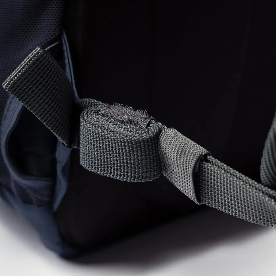 detail Beyond Nordic Sweden BN503 čierny pánsky outdoor batoh 20L