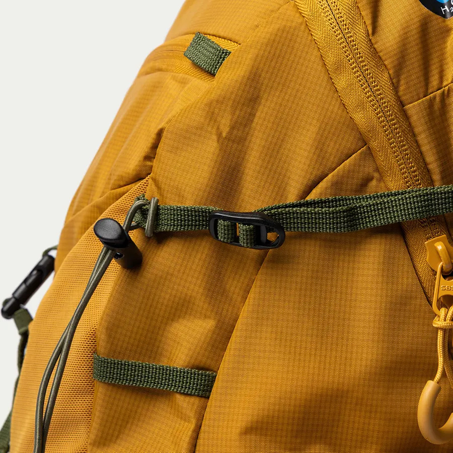 detail Beyond Nordic Sweden BN503 čierny pánsky outdoor batoh 20L