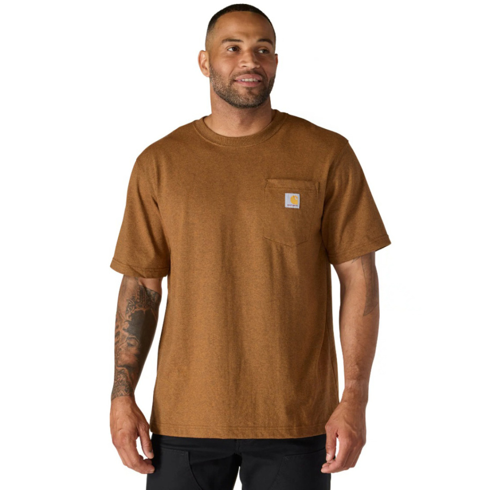 detail CARHARTT Pocket hnedé pánske bavlnené tričko, voľný moderný strih, ikonická znač