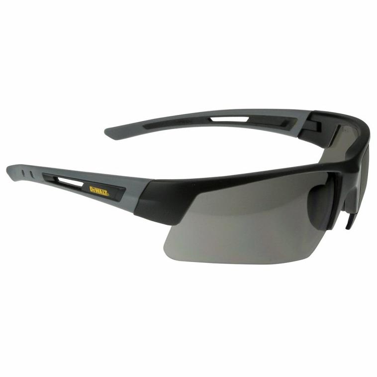 detail DEWALT DPG100-2D Crosscult kouřové ochranné brýle